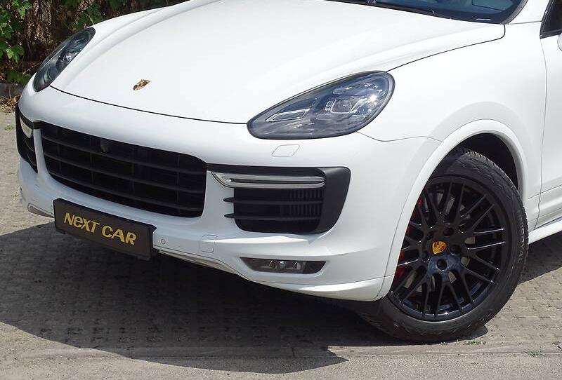 Porsche Cayenne GTS  2016