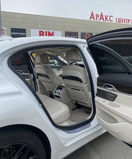 BMW 730 2017