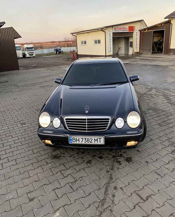 Mercedes-Benz E 220 2001