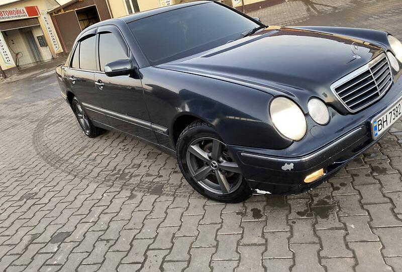 Mercedes-Benz E 220 2001