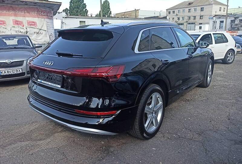 Audi e-tron 2019