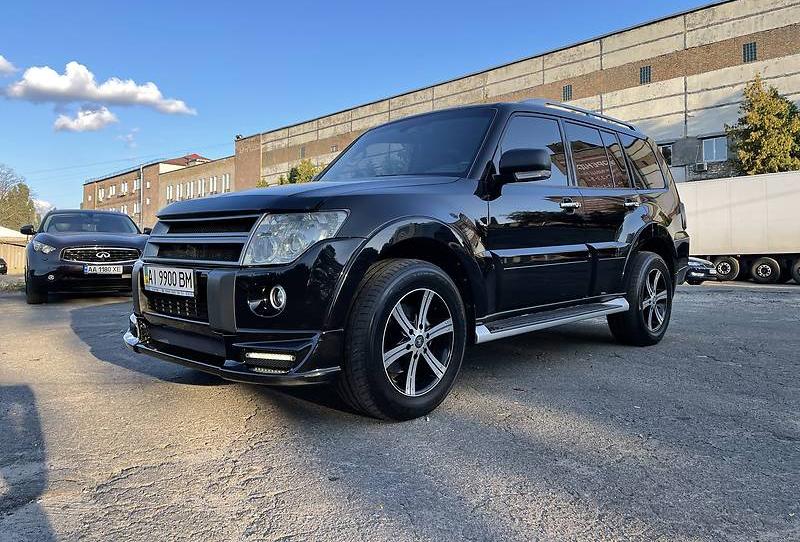 Mitsubishi Pajero Wagon 2011