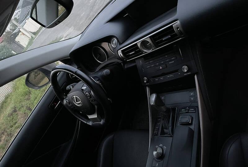 Lexus IS 250 Luxury  2015
