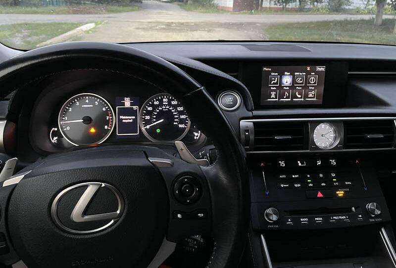 Lexus IS 250 Luxury  2015