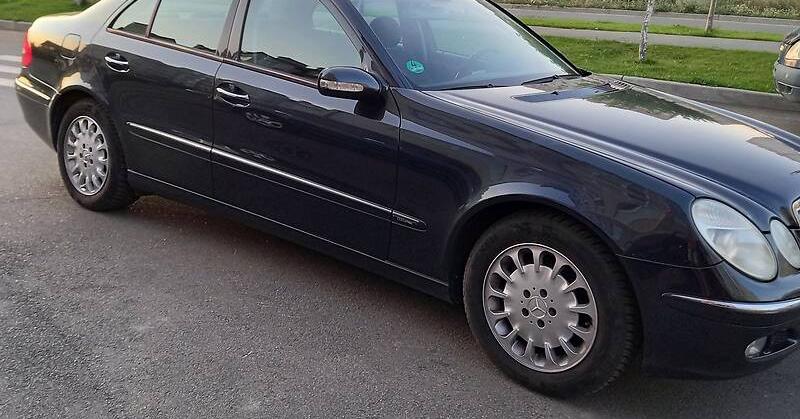 Mercedes-Benz E 220 CDI  ELEGANCE 2004