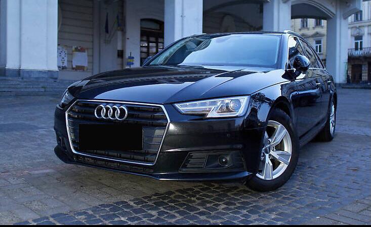 Audi A4 Premium  B9 2016