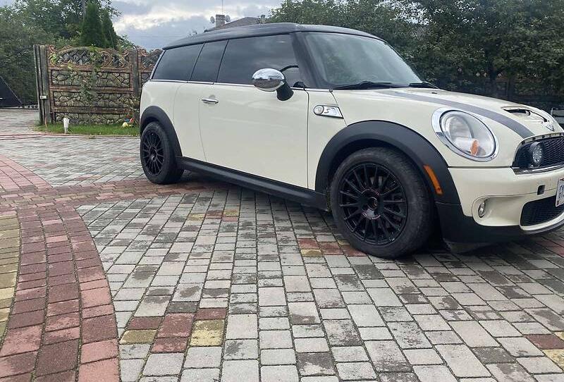 MINI Clubman S 2010