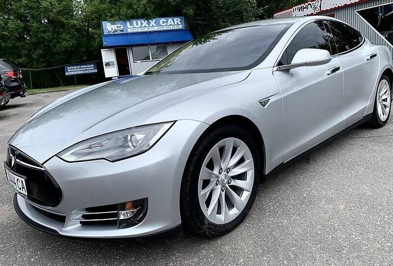 Tesla Model S 85 2013