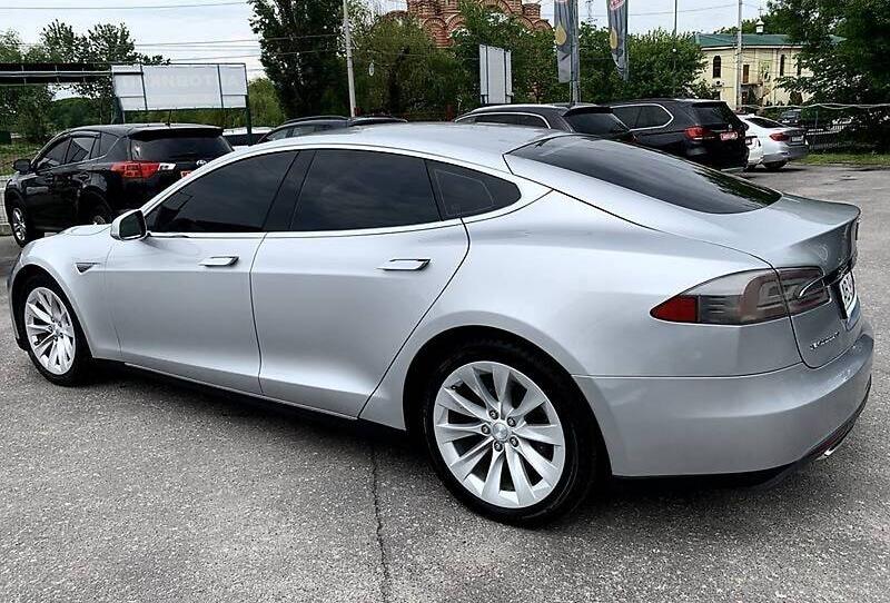Tesla Model S 85 2013