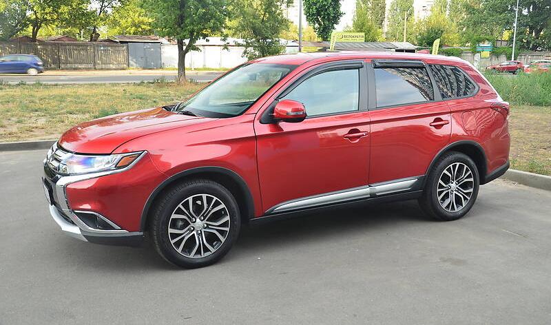Mitsubishi Outlander SE  2017