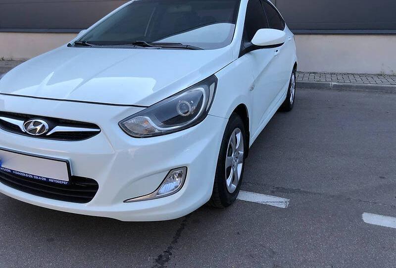 Hyundai Accent 2012