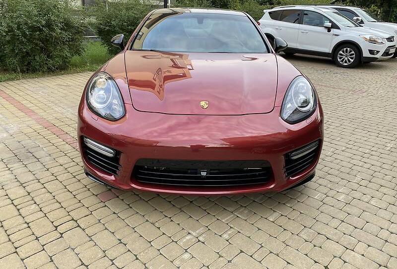 Porsche Panamera GTS  2015