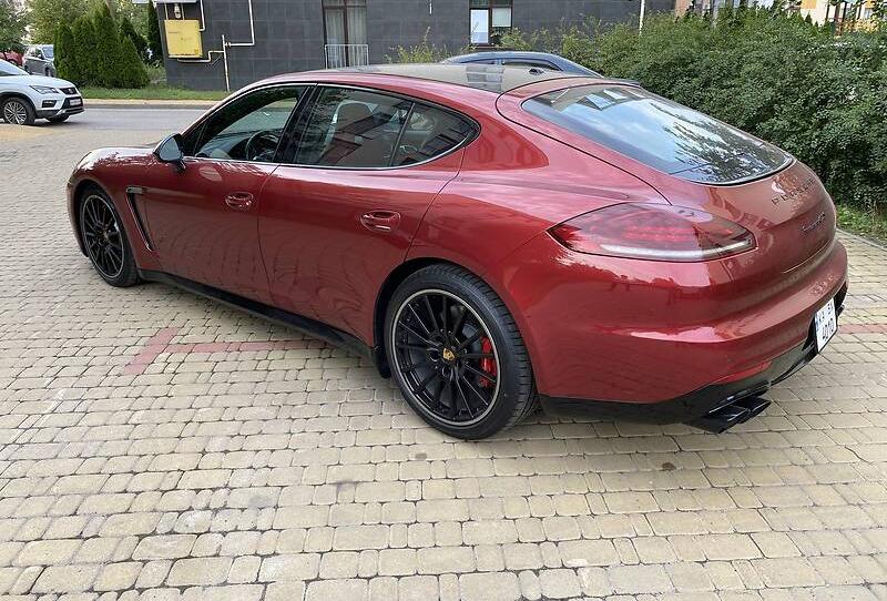 Porsche Panamera GTS  2015