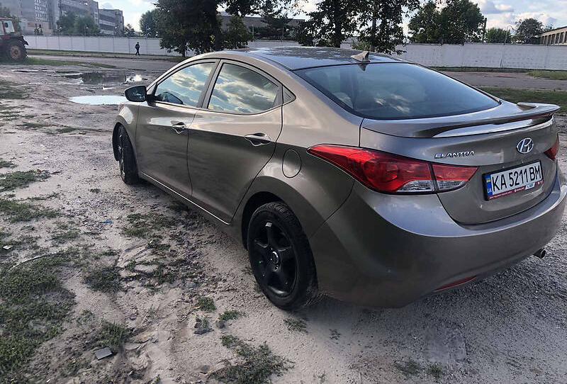 Hyundai Elantra gel 2013