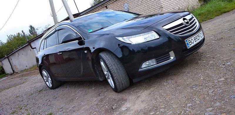 Opel Insignia Sports Tourer 2011