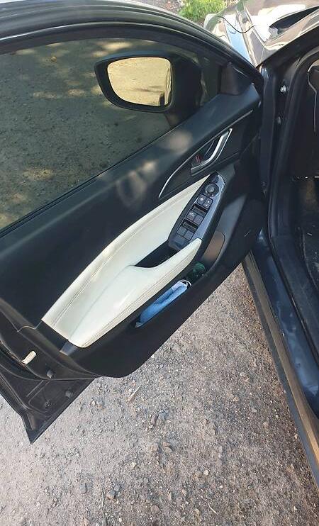 Mazda 3 2015