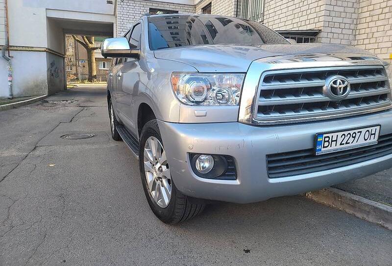 Toyota Sequoia 2013