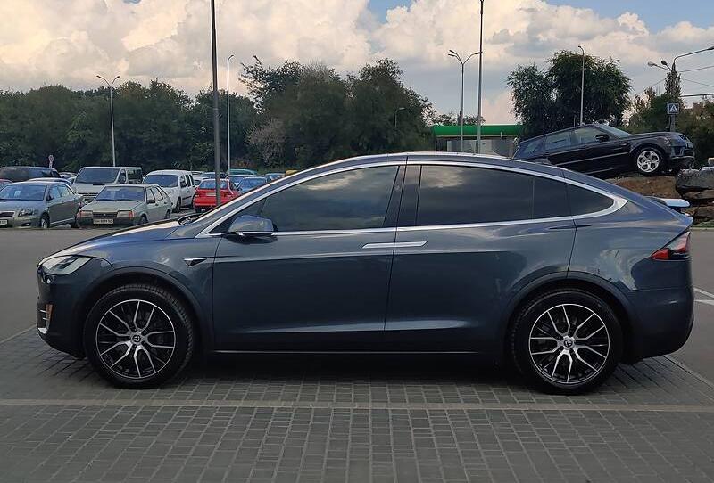 Tesla Model X 2016