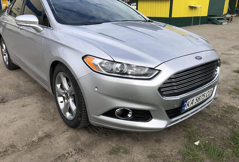 Ford Fusion Titanium AWD 2012