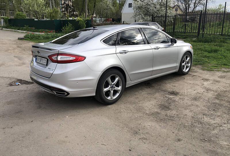 Ford Fusion Titanium AWD 2012