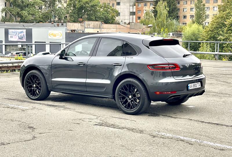Porsche Macan Sport Edition  2018