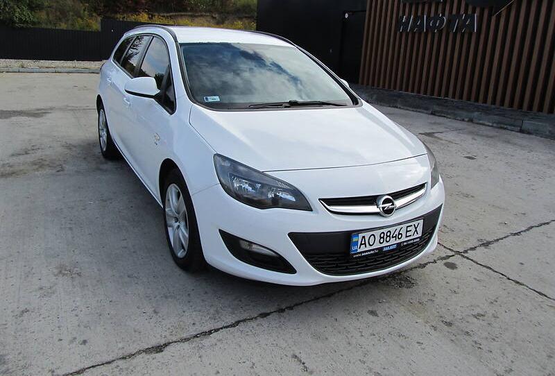 Opel Astra J Sport Tourer 2014