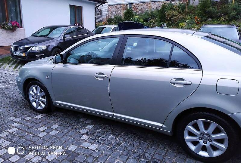 Toyota Avensis AUTOMATIC 2004