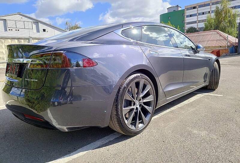 Tesla Model S Long Range Plus 2019
