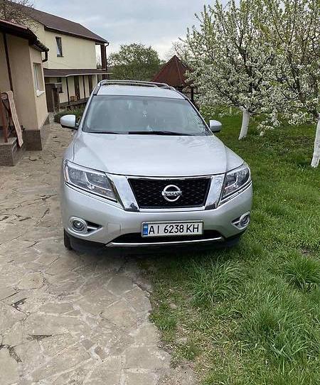 Nissan Pathfinder Platinum 2012