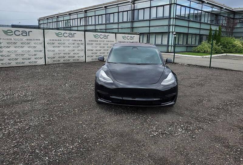 Tesla Model 3 PERFORMANCE  2019