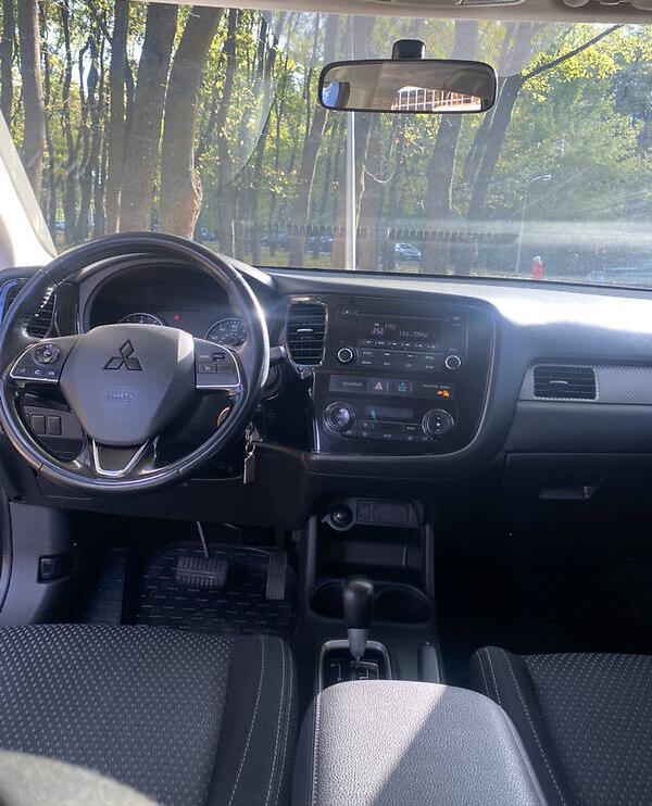 Mitsubishi Outlander 2016