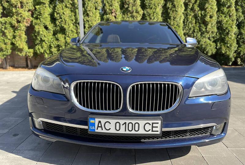 BMW 740 Long 2011