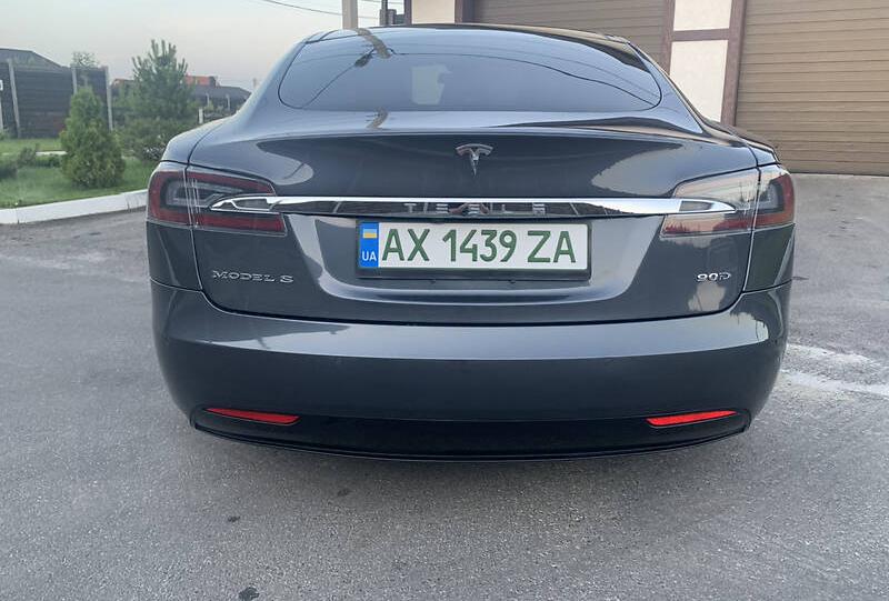 Tesla Model S 90D 2016