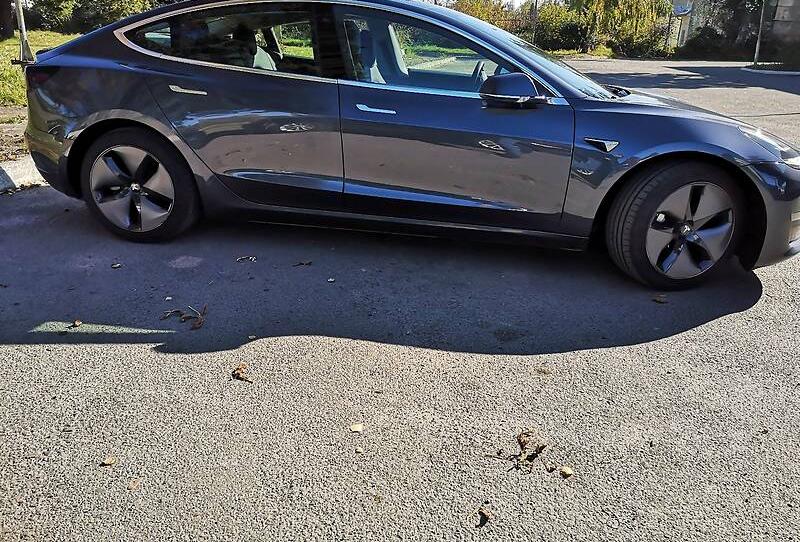 Tesla Model 3 Long Range DM 2020