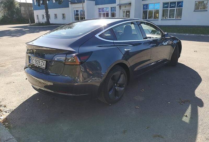 Tesla Model 3 Long Range DM 2020
