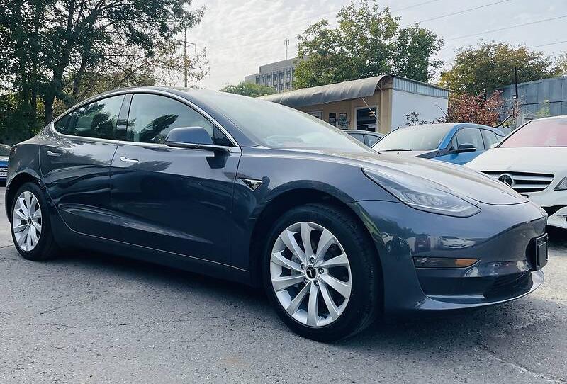 Tesla Model 3 2019