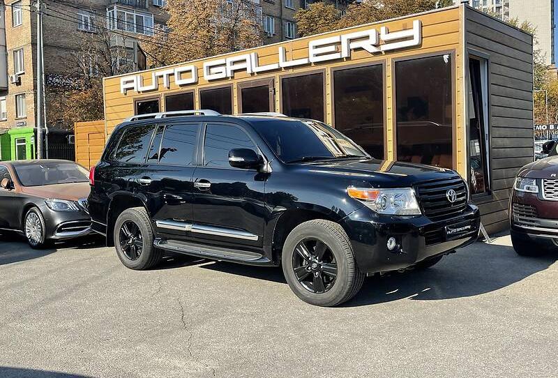 Toyota Land Cruiser 200 2014