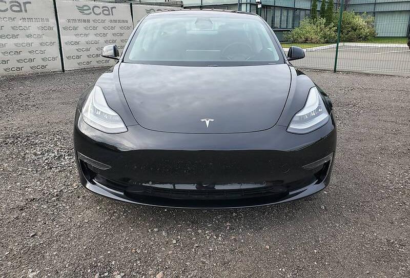 Tesla Model 3 2019
