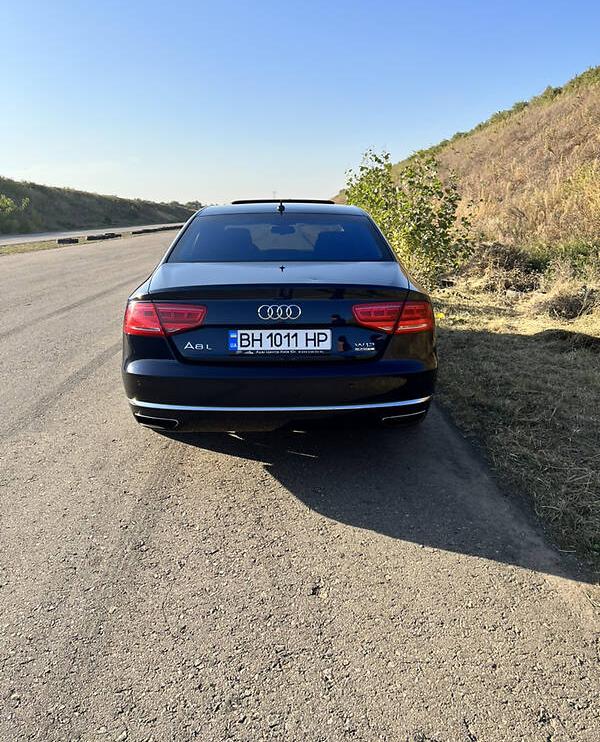 Audi A8 long w12 2011