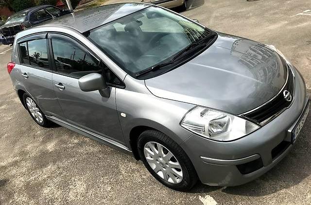 Nissan TIIDA 2012