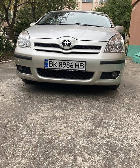 Toyota Corolla Verso 2005