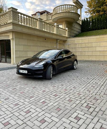 Tesla Model 3 Long Range DM EU 2019