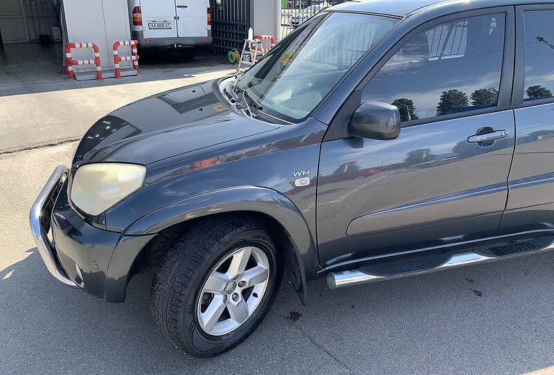 Toyota RAV4 suv 2005