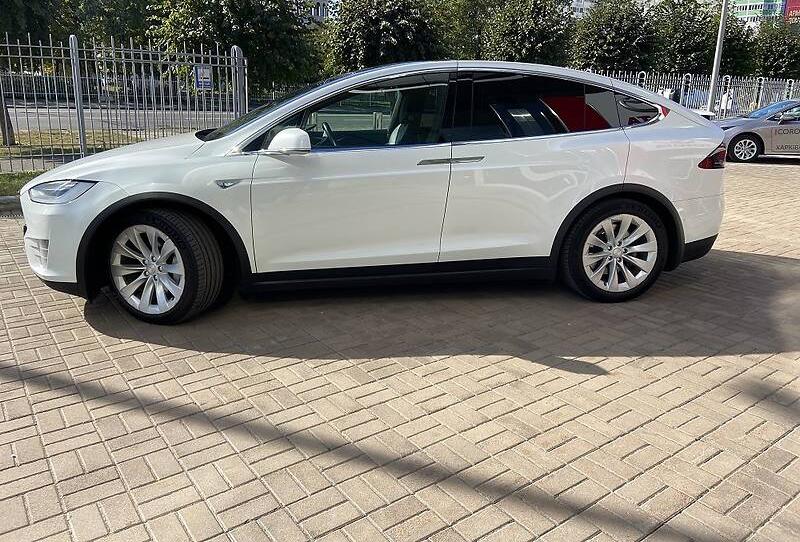 Tesla Model X P90 2016