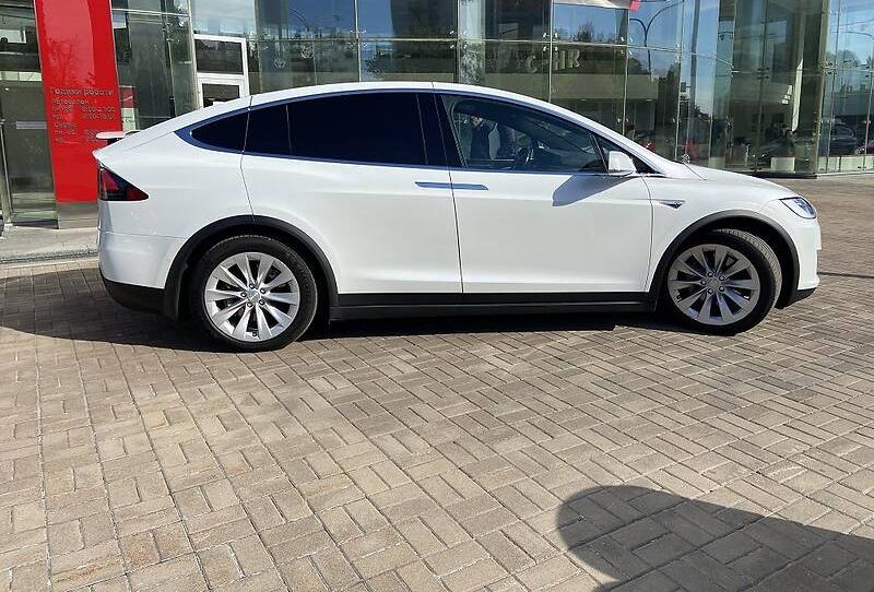 Tesla Model X P90 2016