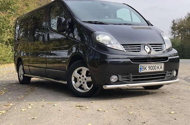 Renault Trafic груз.-пасс. Black EDITION 2013