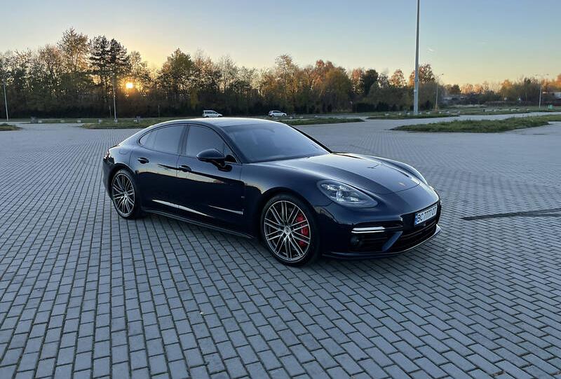 Porsche Panamera TURBO 2017