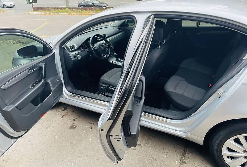 Volkswagen Passat B7 2012