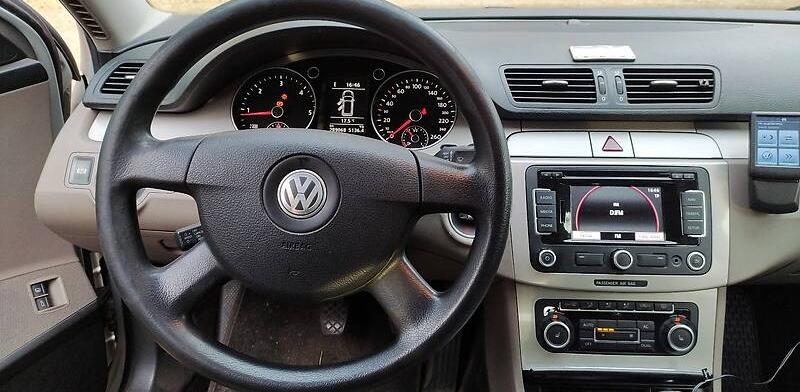 Volkswagen Passat B6 2010