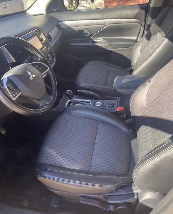 Mitsubishi Outlander se 2015